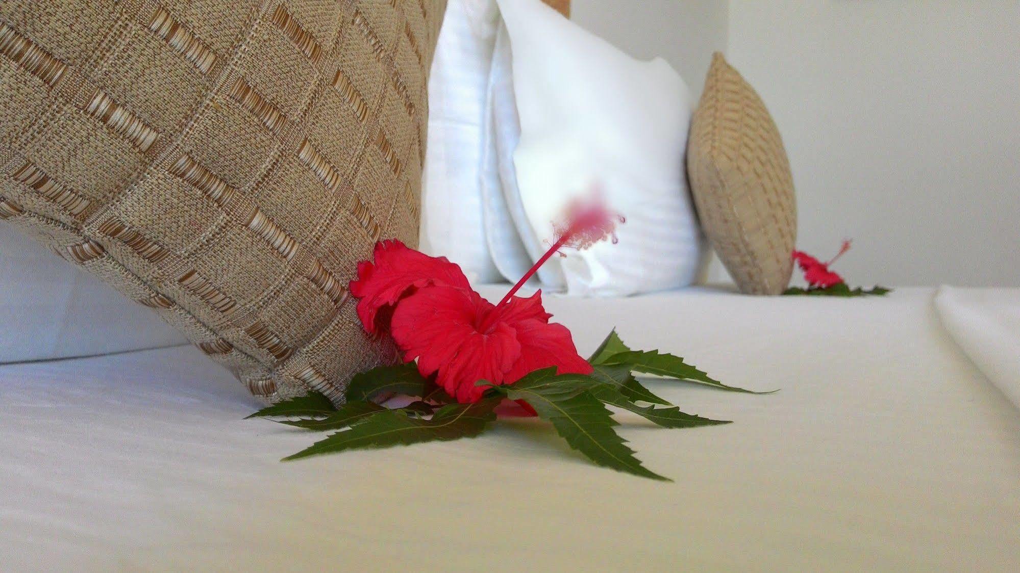 Sole Luna Resort & Spa Тангале Екстериор снимка